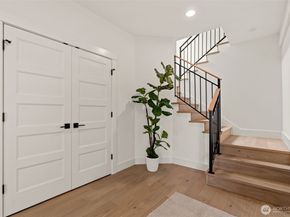 321 17th Avenue E, Seattle WA 98112