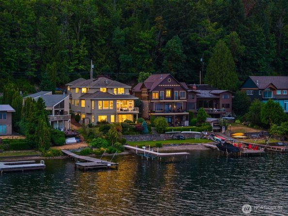 830 W Lake Sammamish Parkway NE, Bellevue WA 98008