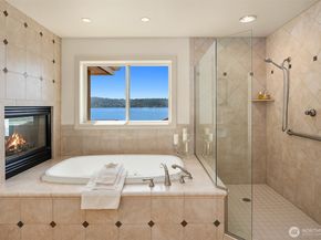 830 W Lake Sammamish Parkway NE, Bellevue WA 98008