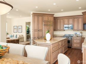 830 W Lake Sammamish Parkway NE, Bellevue WA 98008