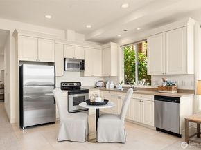 830 W Lake Sammamish Parkway NE, Bellevue WA 98008