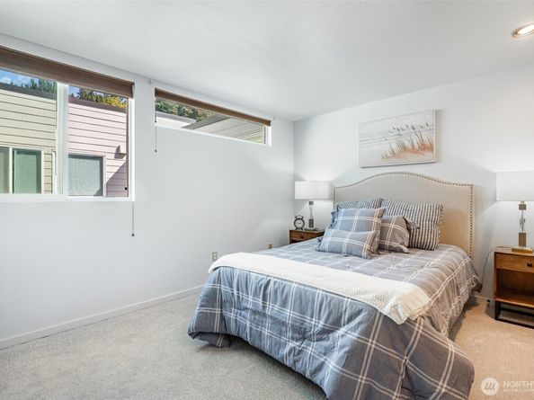 4004 Beach Drive SW 302, Seattle WA 98116