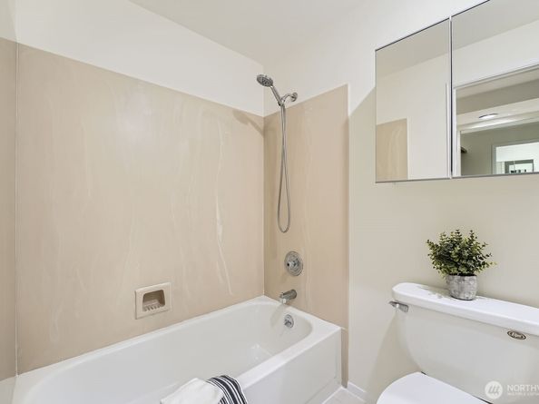 16142 SE 33rd Lane Unit #1001, Bellevue WA 98008