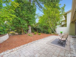 16142 SE 33rd Lane Unit #1001, Bellevue WA 98008