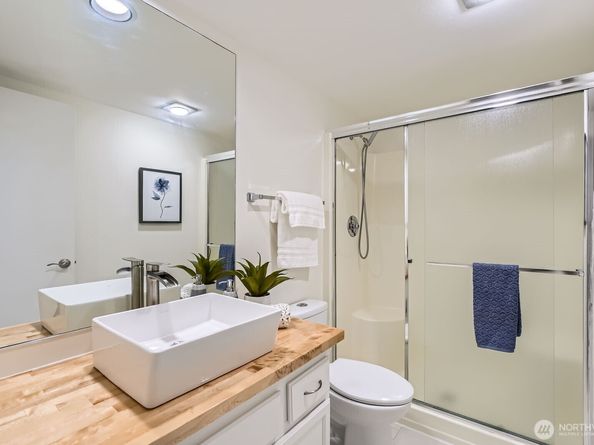 16142 SE 33rd Lane Unit #1001, Bellevue WA 98008