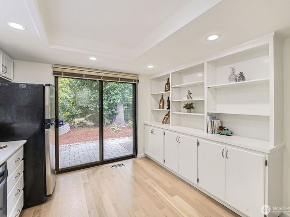 16142 SE 33rd Lane Unit #1001, Bellevue WA 98008