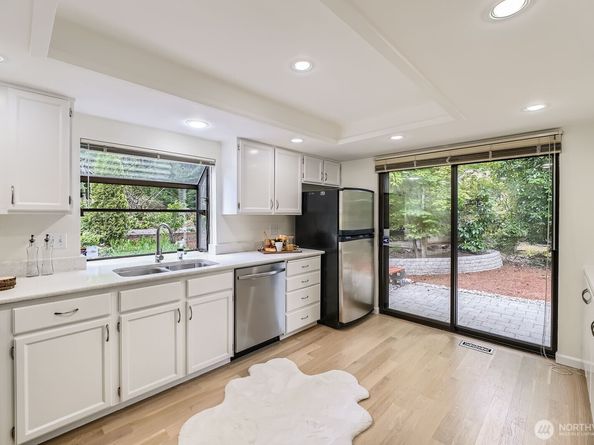 16142 SE 33rd Lane Unit #1001, Bellevue WA 98008