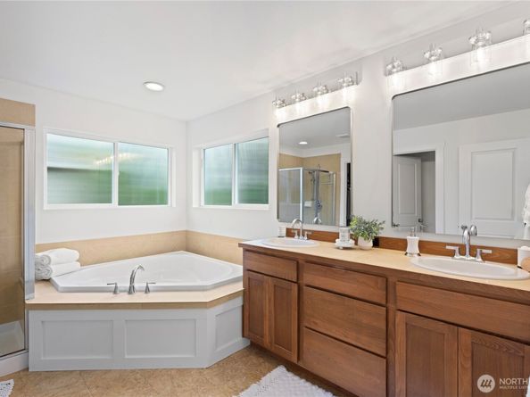 11008 243rd Avenue NE, Redmond WA 98053