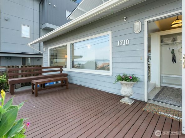 1710 Alki Ave SW, Seattle WA 98116