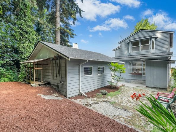 1710 Alki Ave SW, Seattle WA 98116