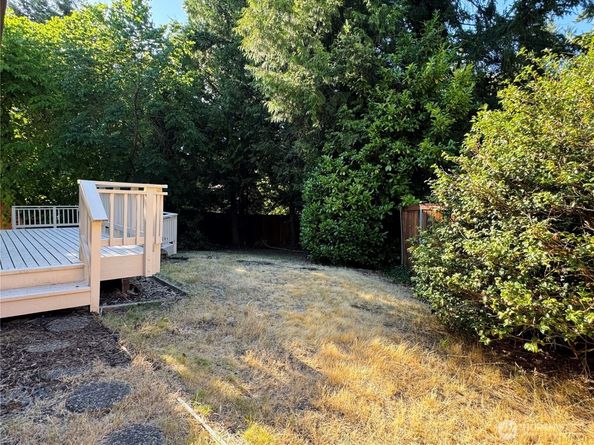 16718 SE 40th Place, Bellevue WA 98008