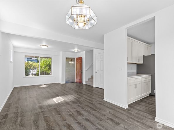 2707 S 268th Place, Kent WA 98032