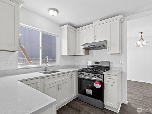 2707 S 268th Place, Kent WA 98032