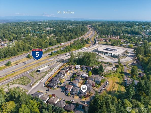 2707 S 268th Place, Kent WA 98032
