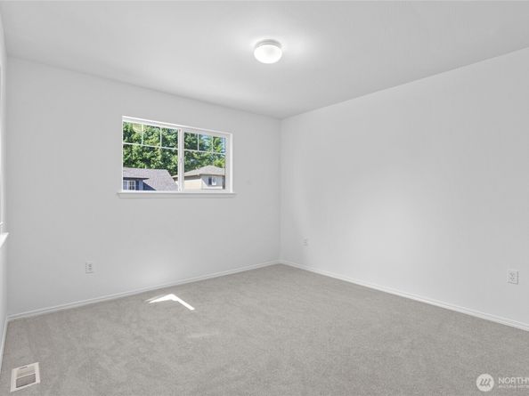 2707 S 268th Place, Kent WA 98032