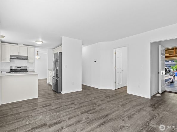 2707 S 268th Place, Kent WA 98032