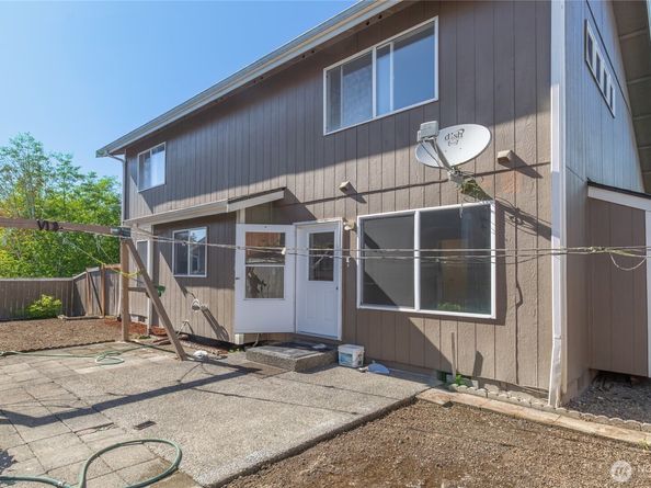 2707 S 268th Place, Kent WA 98032