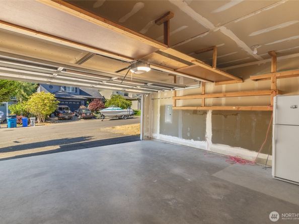 2707 S 268th Place, Kent WA 98032