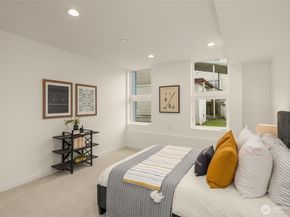 2217 25th Avenue S, Seattle WA 98144