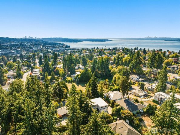 1409 4th Street, Kirkland WA 98033