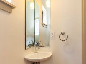 1521 N 80th Street, Seattle WA 98103