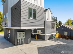 915 N 98th Street B, Seattle WA 98103