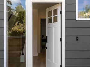 915 N 98th Street B, Seattle WA 98103