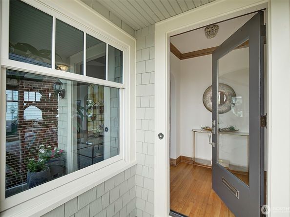 2663 37th Avenue SW, Seattle WA 98126