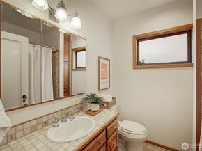 2663 37th Avenue SW, Seattle WA 98126