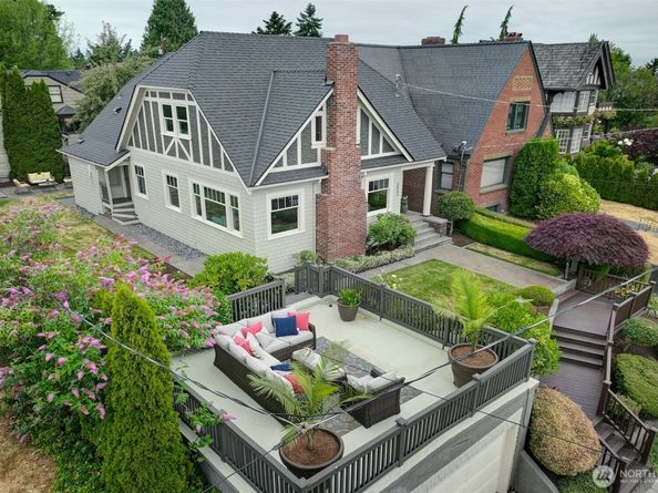 2663 37th Avenue SW, Seattle WA 98126