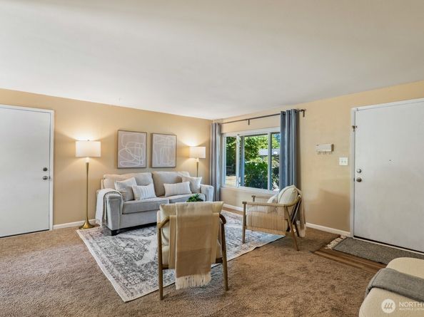 3923 NE 22nd Place, Renton WA 98056