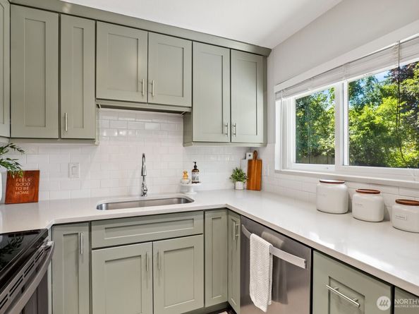 3923 NE 22nd Place, Renton WA 98056