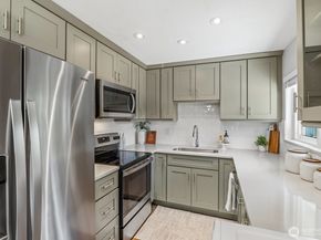 3923 NE 22nd Place, Renton WA 98056