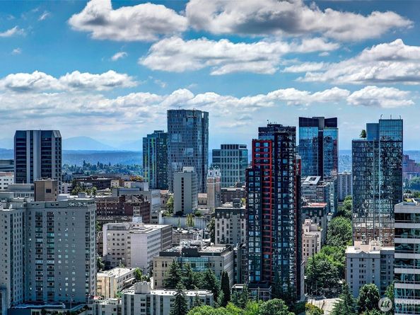 737 Olive Way 3606, Seattle WA 98101