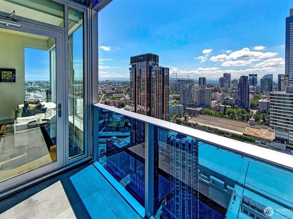 737 Olive Way 3606, Seattle WA 98101