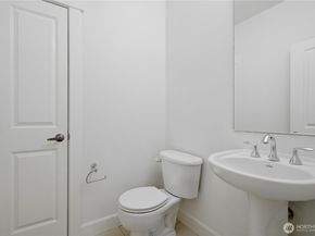 2115 201st Place SE B2, Bothell WA 98012