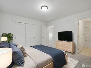 2115 201st Place SE B2, Bothell WA 98012