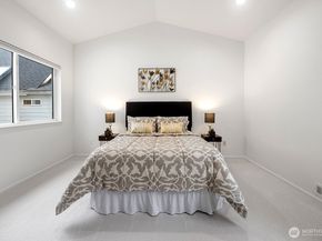 11870 SE 5th Street, Bellevue WA 98005