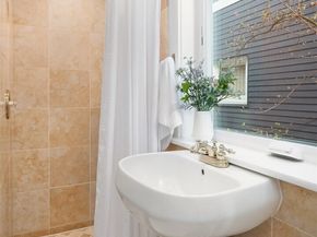 2307 Broadway E, Seattle WA 98102