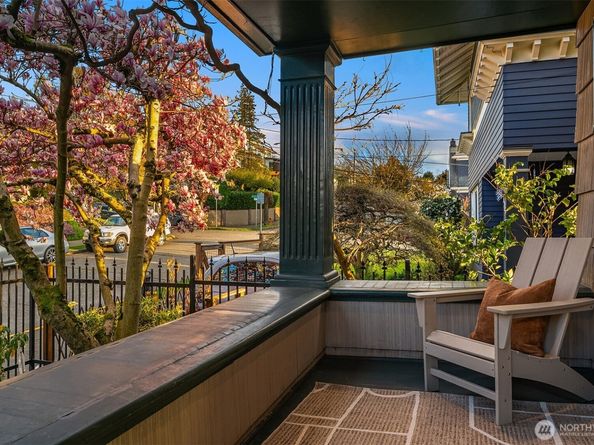 2307 Broadway E, Seattle WA 98102