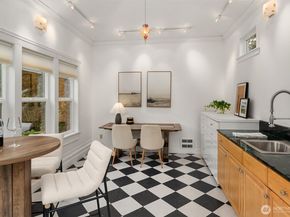 2307 Broadway E, Seattle WA 98102