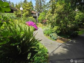 1524 NE 140th Street D2, Seattle WA 98125