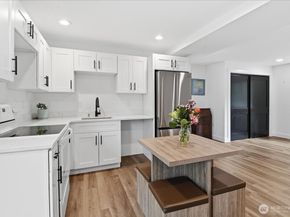 23018 35th Avenue W, Brier WA 98036