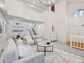 24320 SE 42nd Street, Sammamish WA 98029