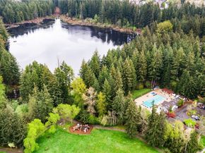 24320 SE 42nd Street, Sammamish WA 98029