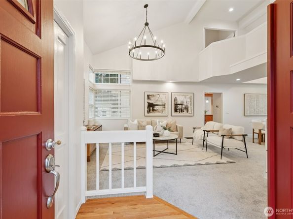 24320 SE 42nd Street, Sammamish WA 98029