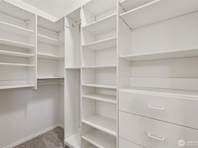 24320 SE 42nd Street, Sammamish WA 98029