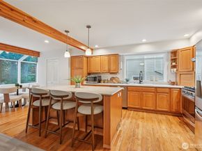24320 SE 42nd Street, Sammamish WA 98029