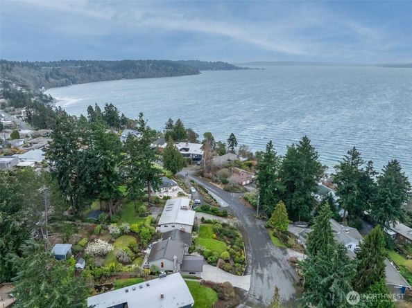 11818 Marine View Drive SW, Burien WA 98146