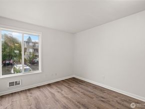 10110 NE 60th Street 104, Kirkland WA 98033